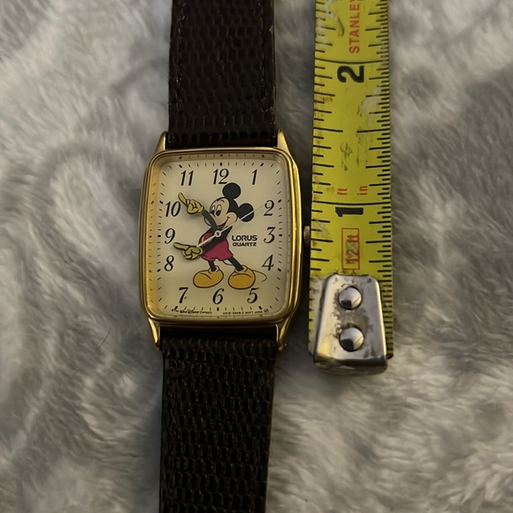 Men’s Vintage Mickey Mouse watch - Picture 6 of 6